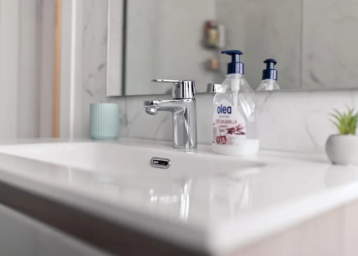 Paula Center Apartman Zára