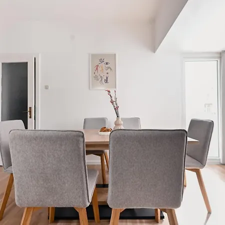 Paula Center 자다르