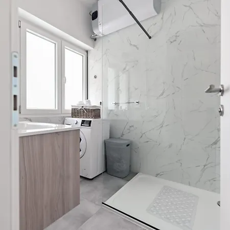 Paula Center 아파트