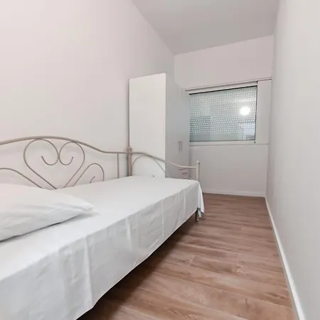 Paula Center * Ζαντάρ