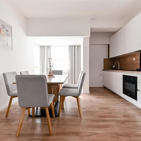 Paula Center * Ζαντάρ