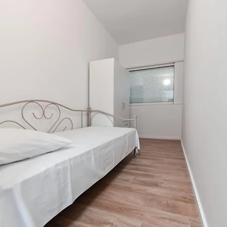 Paula Center 아파트 *