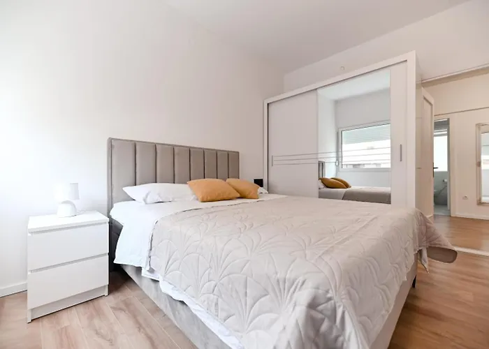 Paula Center Apartment